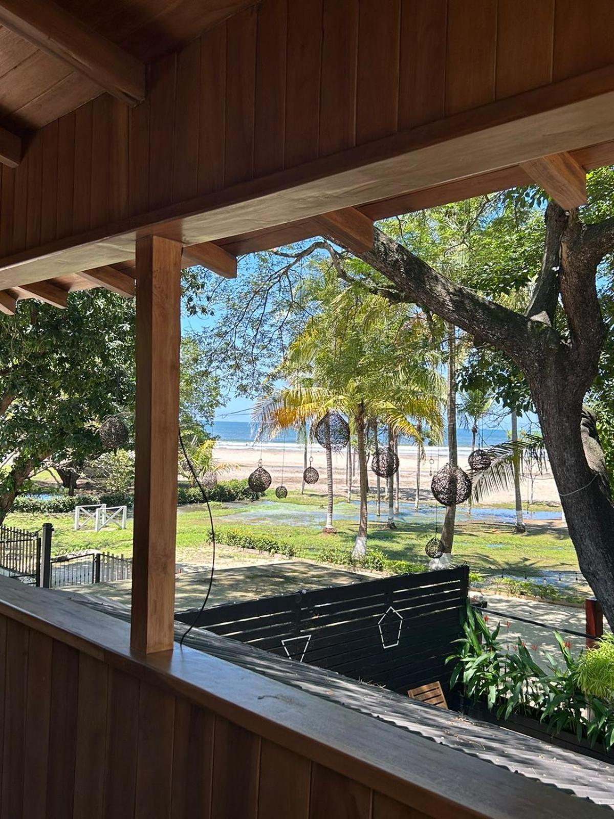 Casa Aura: Beachfront Premium Hostel Tamarindo Exteriér fotografie